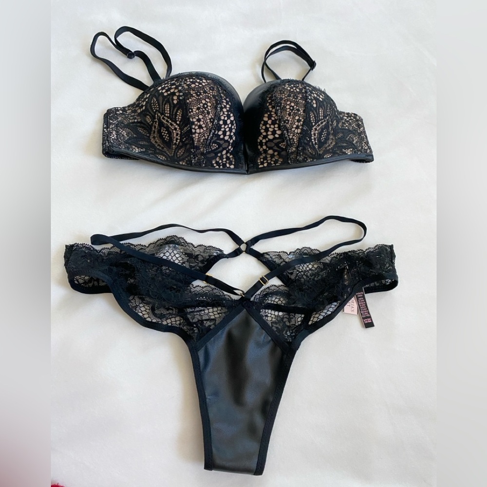 Rare‎ 2 Piece Matching Set: BOMBSHELL Bra 32B + Panty Small Faux Leather new